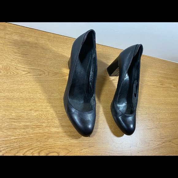 Calvin Klein Pump - Picture 11 of 12